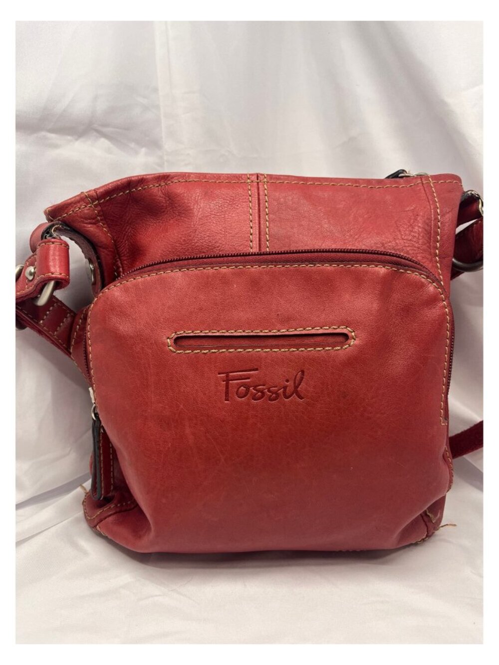 Fossil Red Leather Crossbody Bag Organizer Flap Zip Pockets Adjustable Strap - Picture 2 of 9